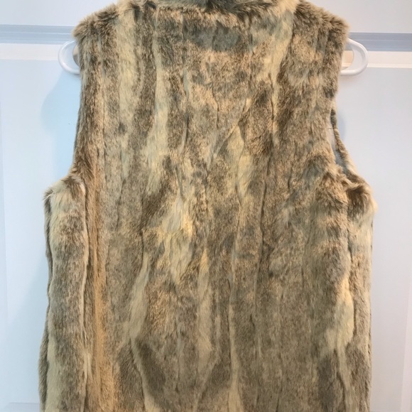 BCBG Generation Fur Vest. Size XS - Picture 4 of 4